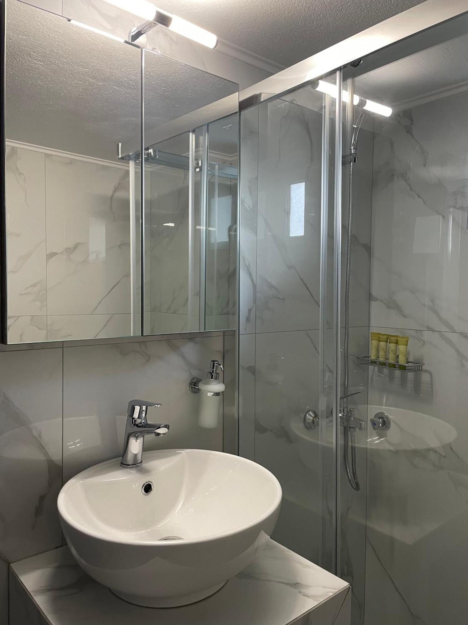 Dt Luxury Apartment Néa Péramos Exteriör bild